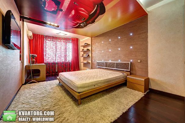 Rent out 2-room apartment. Киев,  Верховинная — photo 1
