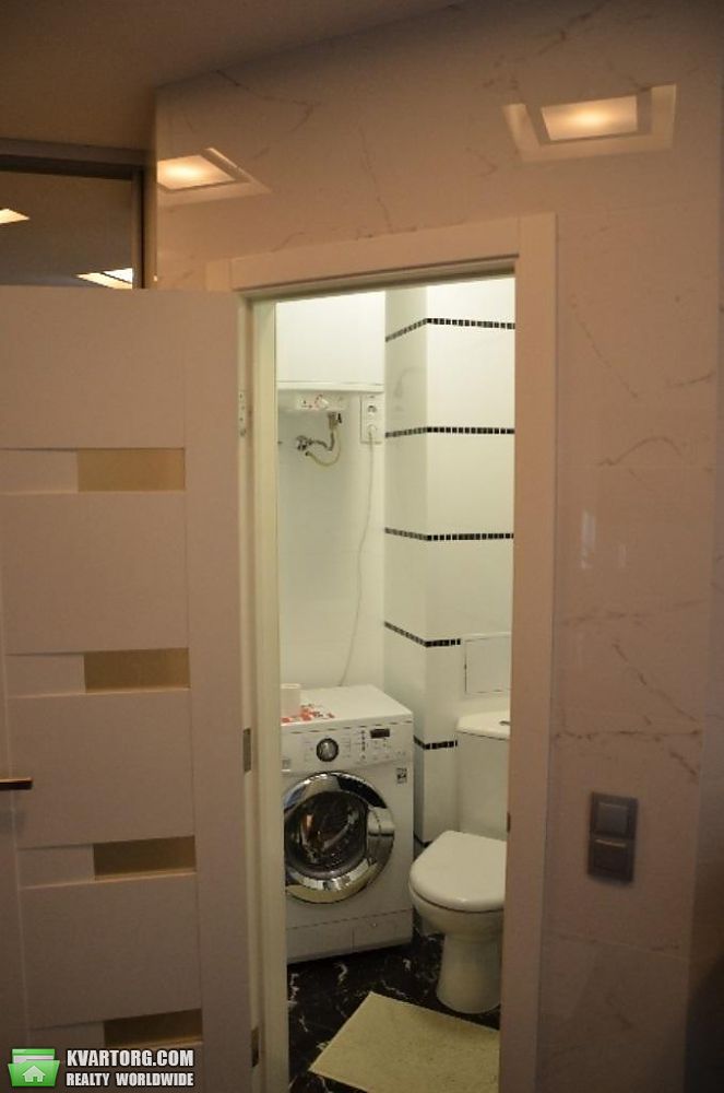 Rent out 3-room apartment. Киев,  Липковского — photo 8