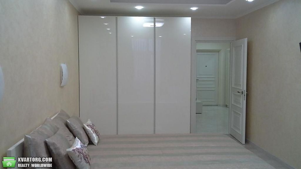 Rent out 2-room apartment. Киев,  Драгоманова — photo 4