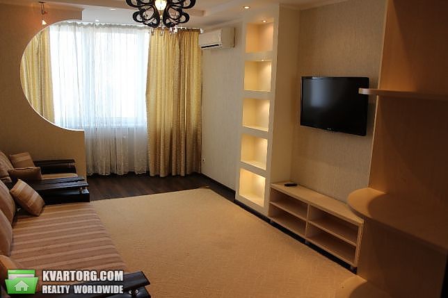 Rent out 1-room apartment. Киев,  Вышгородская — photo 1