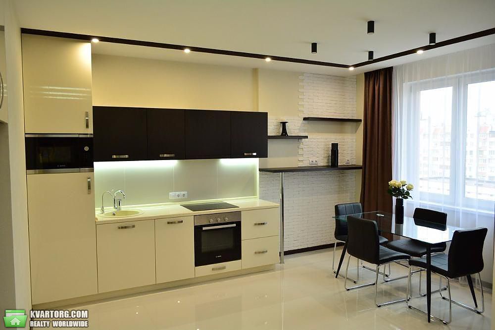 Rent out 1-room apartment. Киев,  Черновола — photo 1