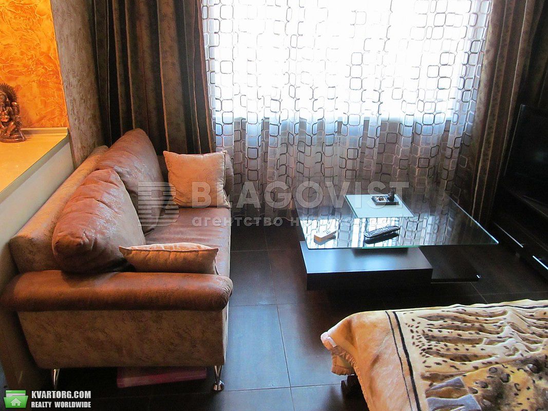 Rent out 1-room apartment. Киев,  Трехсвятительская — photo 1