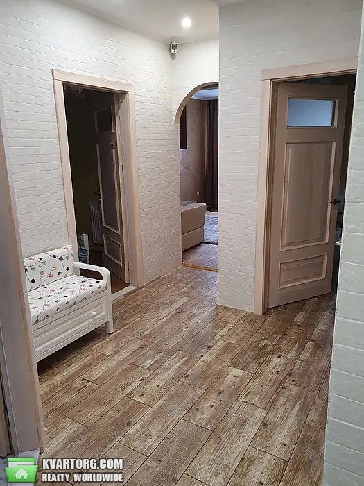 Rent out 2-room apartment. Львов, Скорини — photo 9