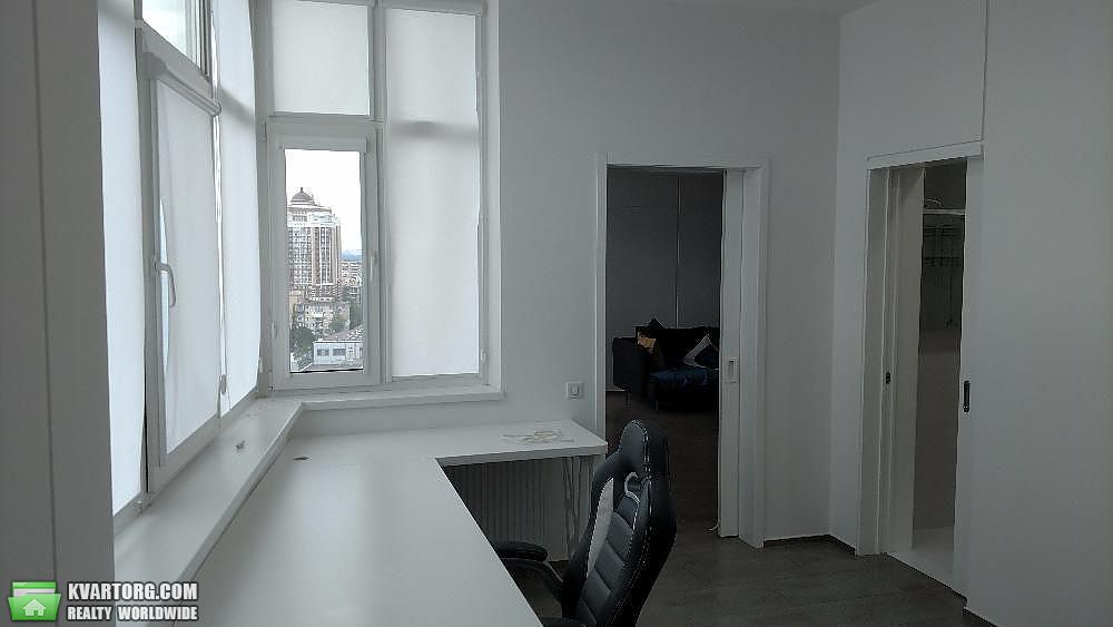 Rent out 3-room apartment. Киев,  Сечевых Стрельцов — photo 5