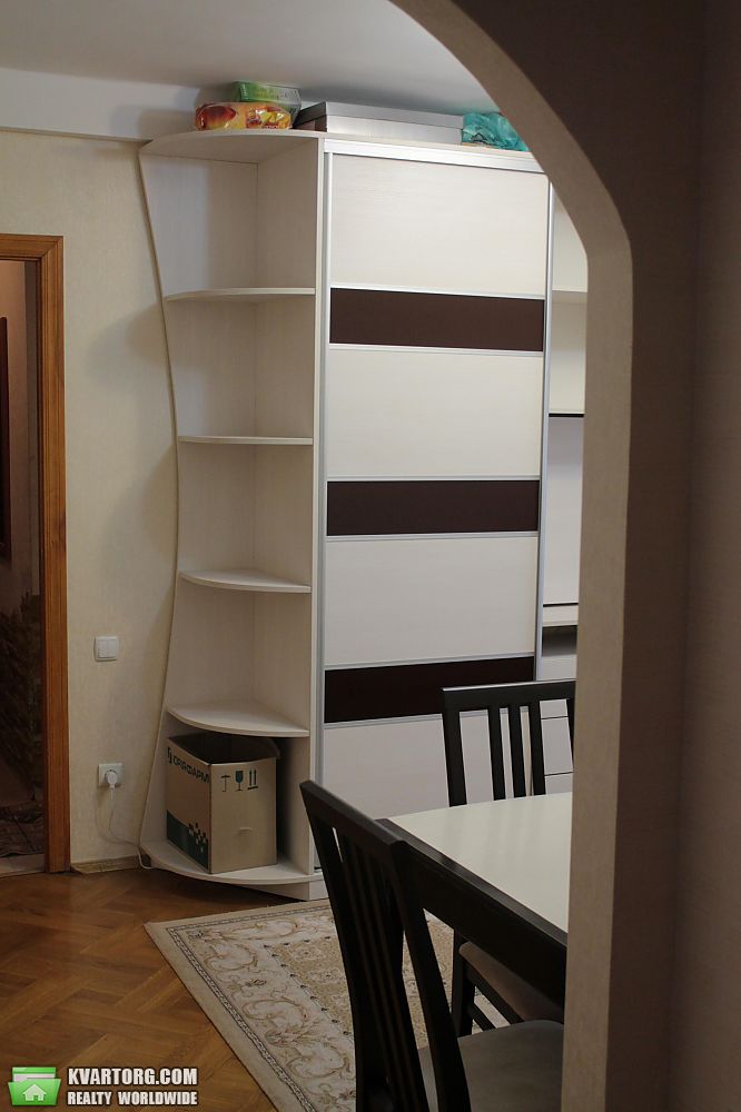 Sell 3-room apartment. Киев,  Метростроевская — photo 3