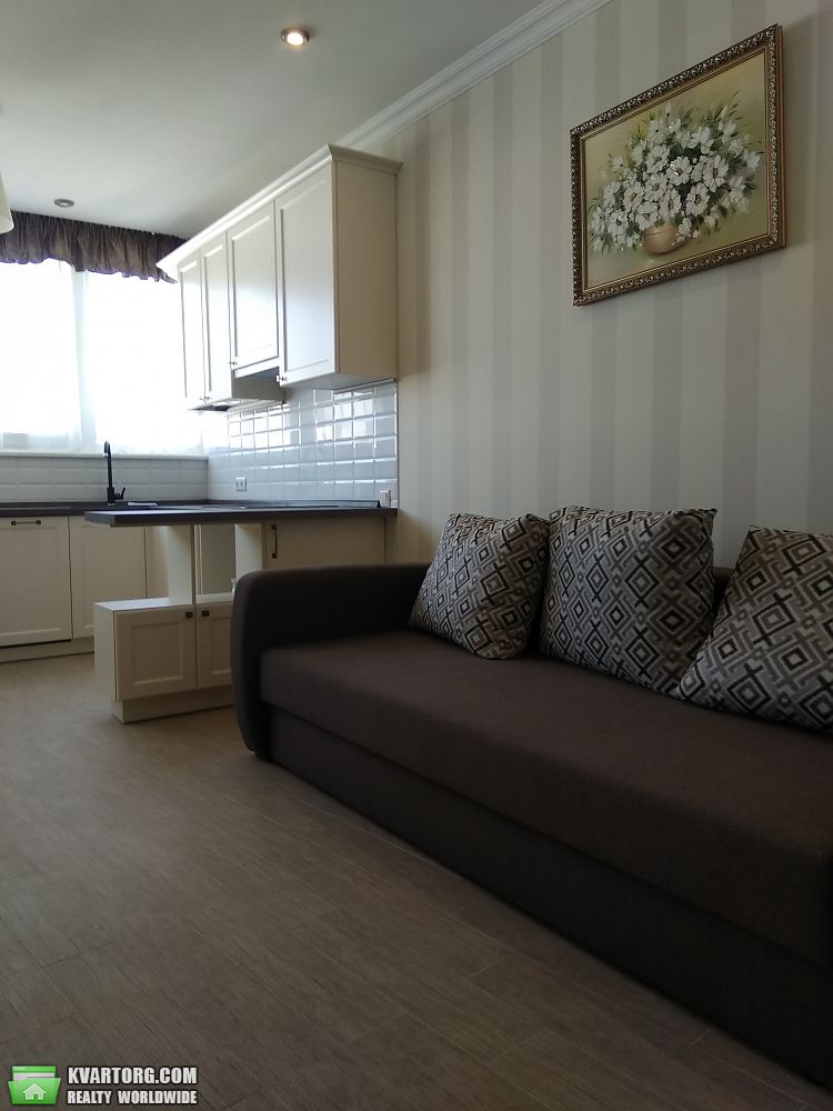 Rent out 1-room apartment. Киев,  Пчелки — photo 2