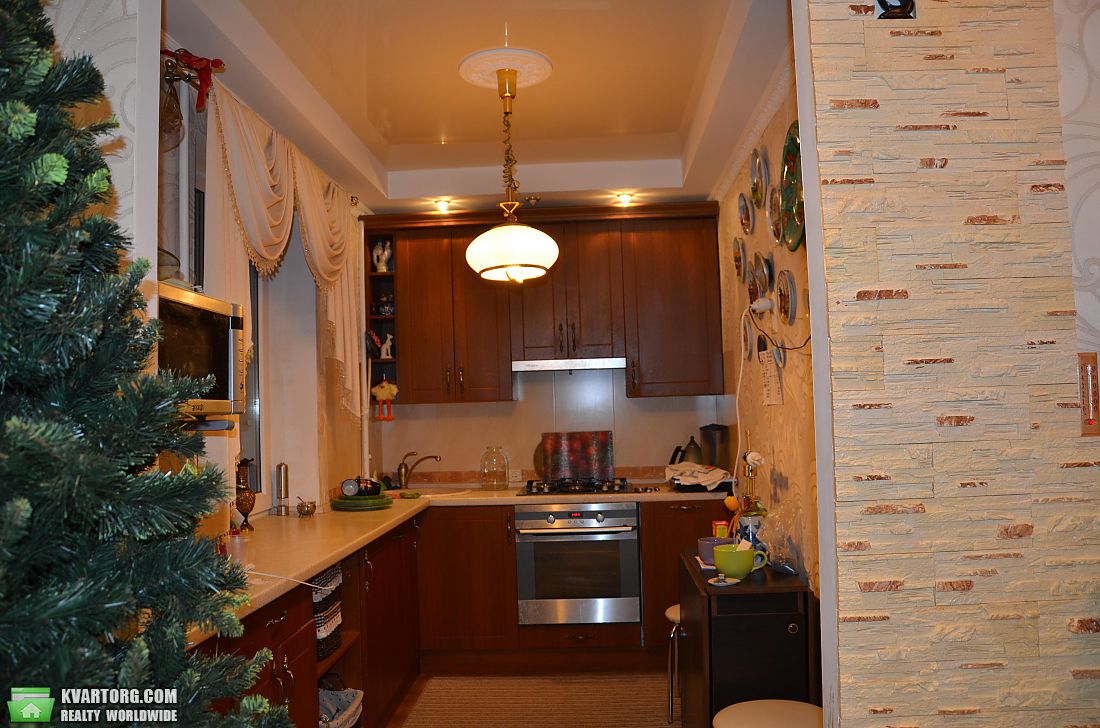Rent out 2-room apartment. Киев,  Якира — photo 1