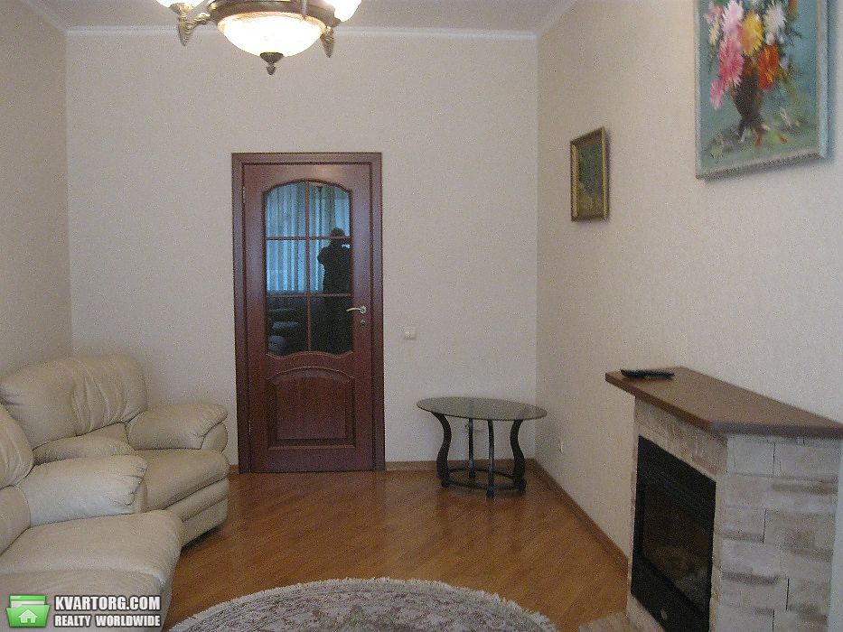 Rent out 2-room apartment. Киев,  Павловская — photo 1