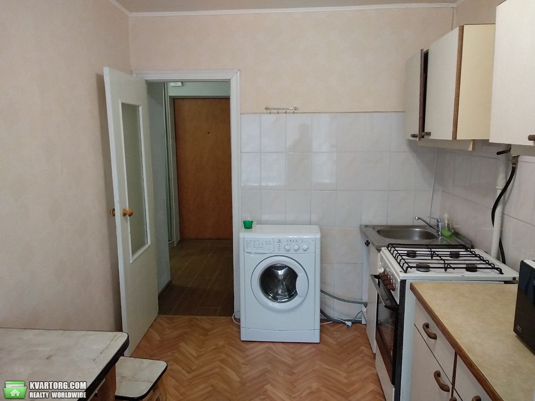 Rent out 1-room apartment. Киев,  Белорусская — photo 1