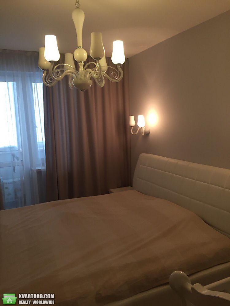 Rent out 2-room apartment. Киев,  Севастопольская — photo 2