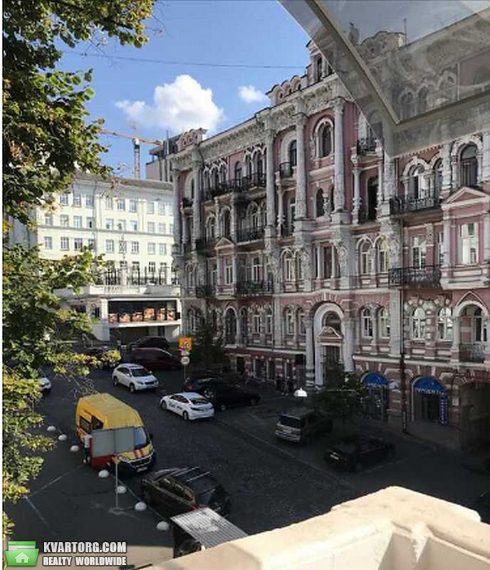 Rent out 3-room apartment. Киев,  Лютеранская — photo 1