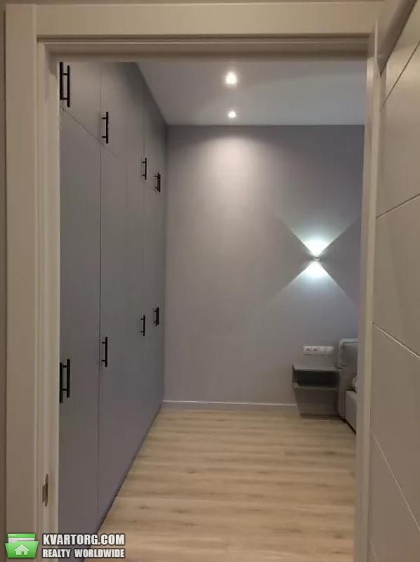 Rent out 2-room apartment. Киев,  Владимирская — photo 2