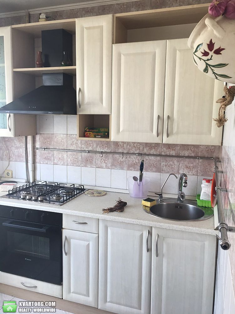 Rent out 3-room apartment. Киев,  Ватутина пр — photo 7