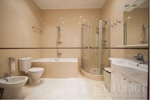 Sell 3-room apartment. Киев, Леси Украинки бульв. — photo 9