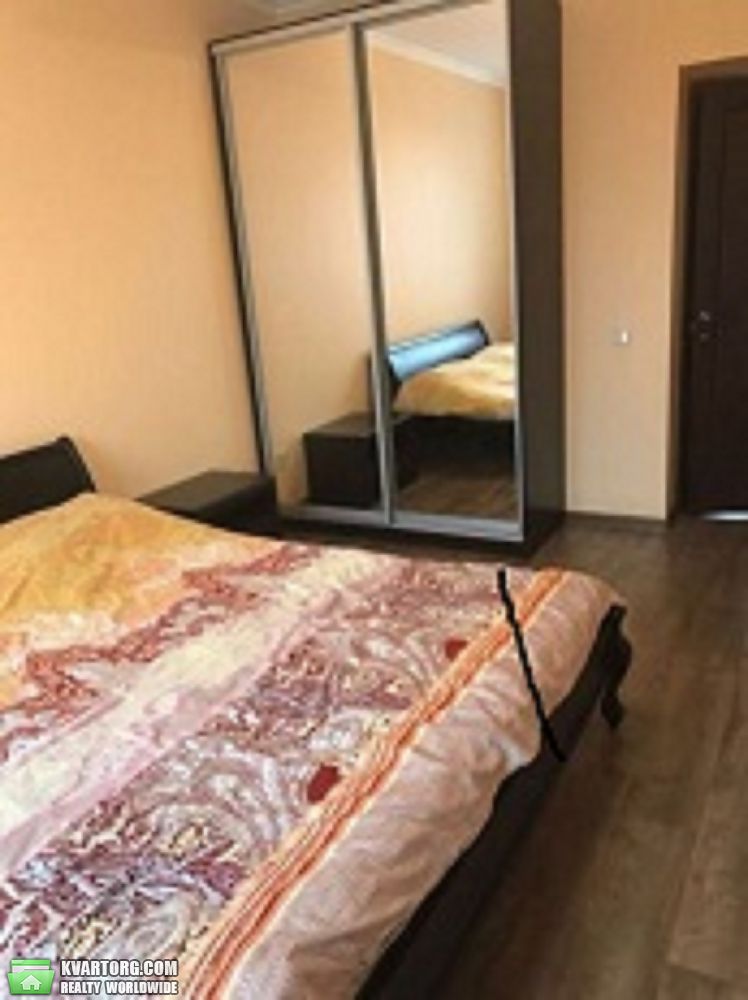 Rent out 3-room apartment. Киев, Черкасская — photo 1