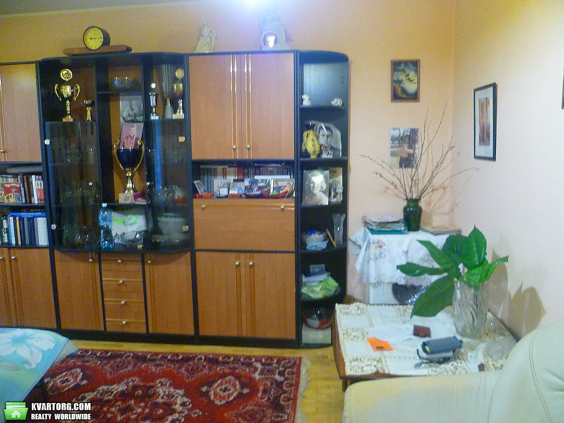 Sell 2-room apartment. Киев,  Братиславская — photo 2