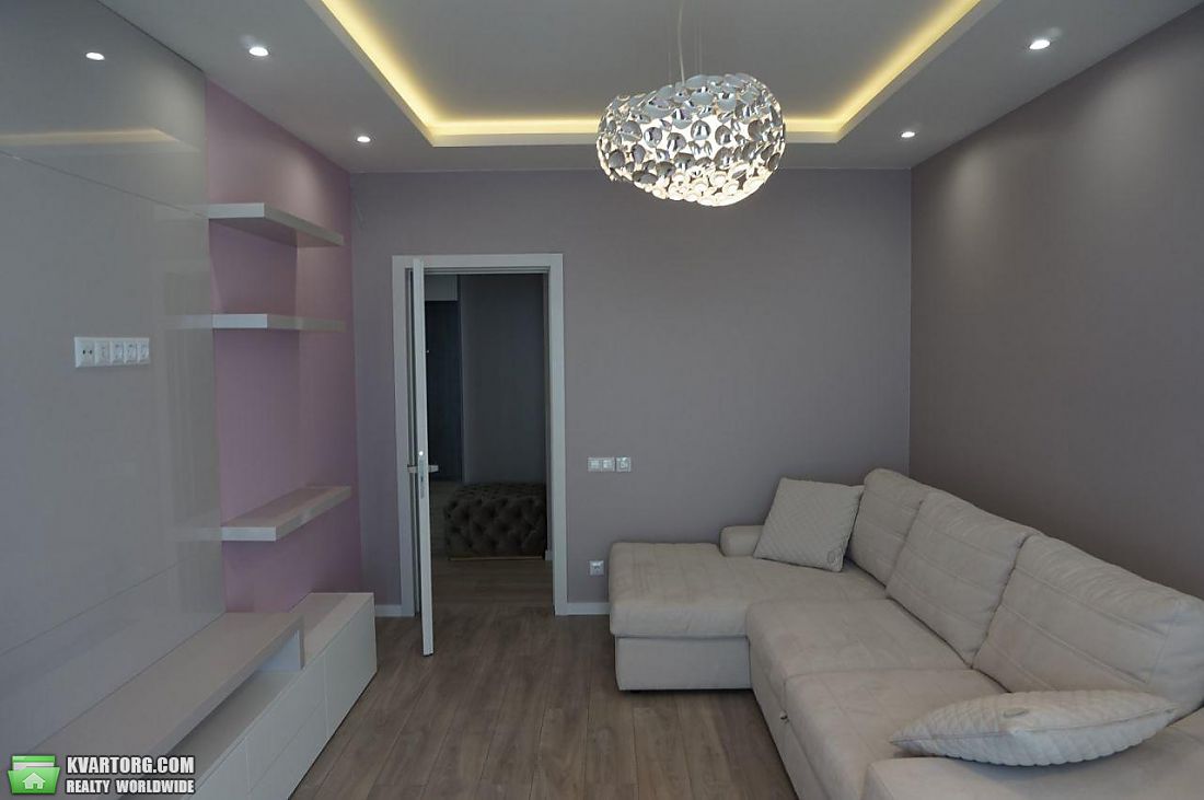 Rent out 3-room apartment. Киев,  Златоустовская — photo 1