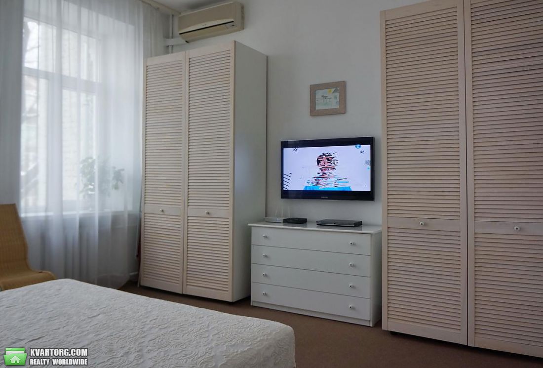 Rent out 4-room apartment. Киев,  Лютеранская — photo 5