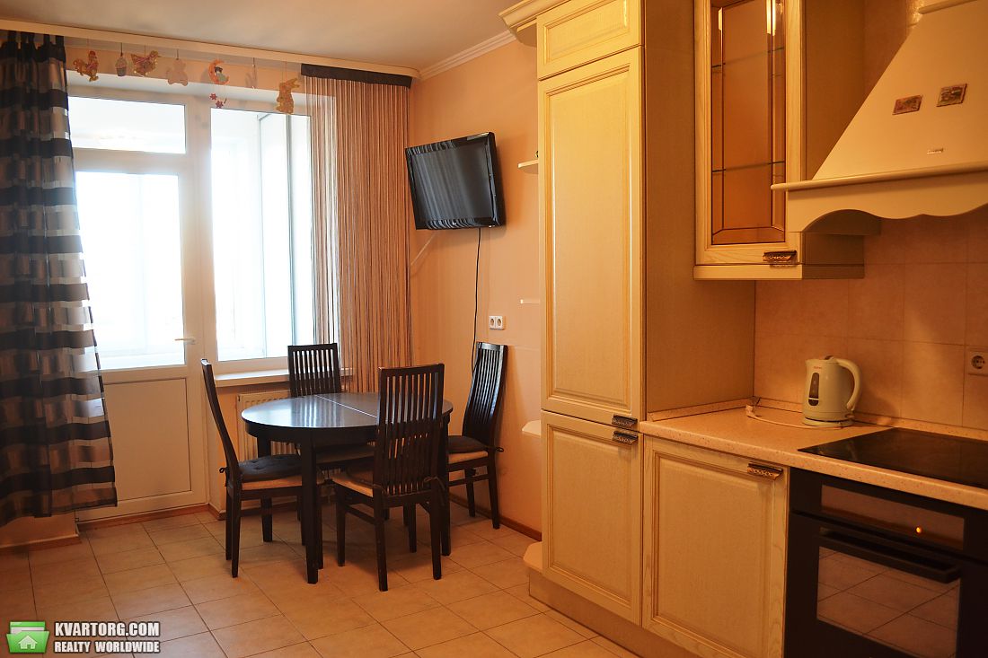 Rent out 3-room apartment. Киев,  Чаадаева — photo 2