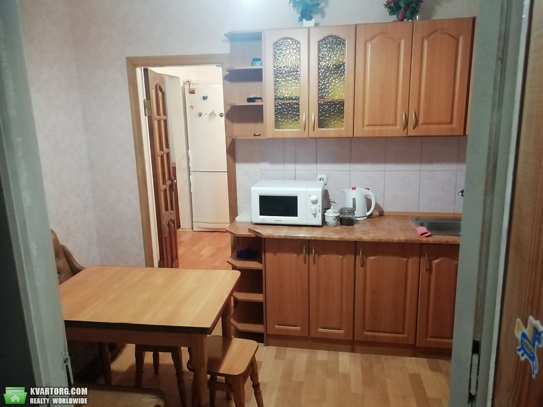 Rent out 2-room apartment. Киев,  Алма-Атинская — photo 1