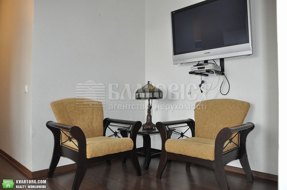 Rent out 2-room apartment. Киев,  Межигорская — photo 10