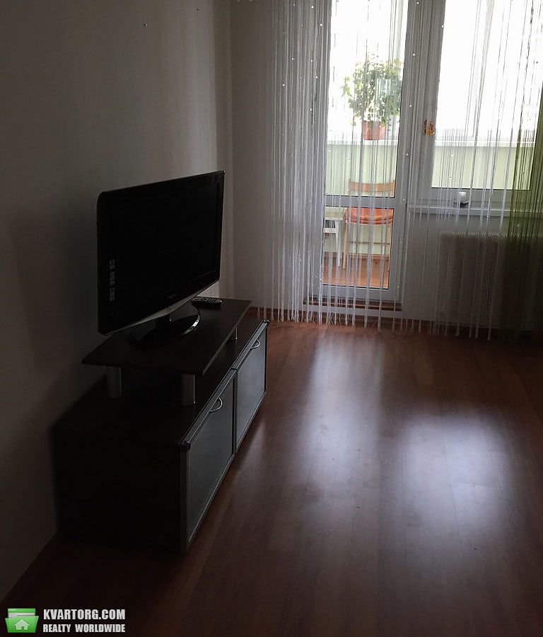 Rent out 2-room apartment. Киев,  Гонгадзе — photo 3