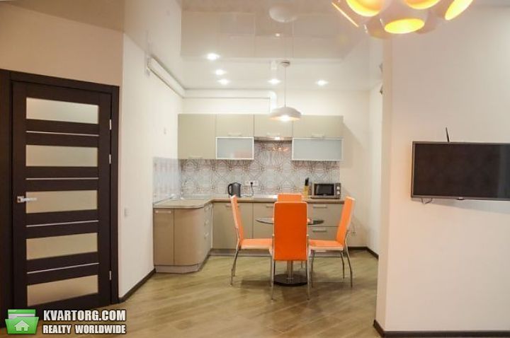 Rent out 2-room apartment. Киев,  Дмитриевская — photo 3