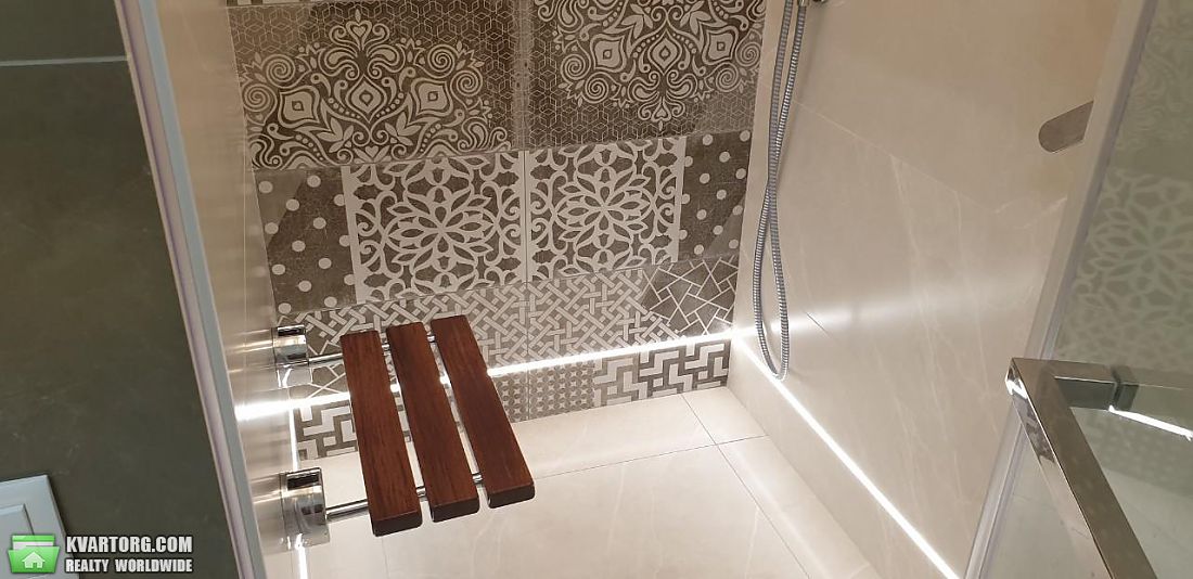 Rent out 2-room apartment. Киев, Деловая — photo 2