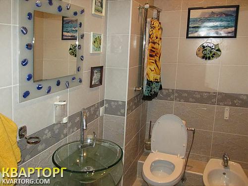 Rent out 2-room apartment. Киев,  Кошица — photo 2