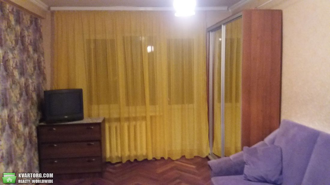 Rent out 2-room apartment. Киев,  Отрадный пр — photo 5