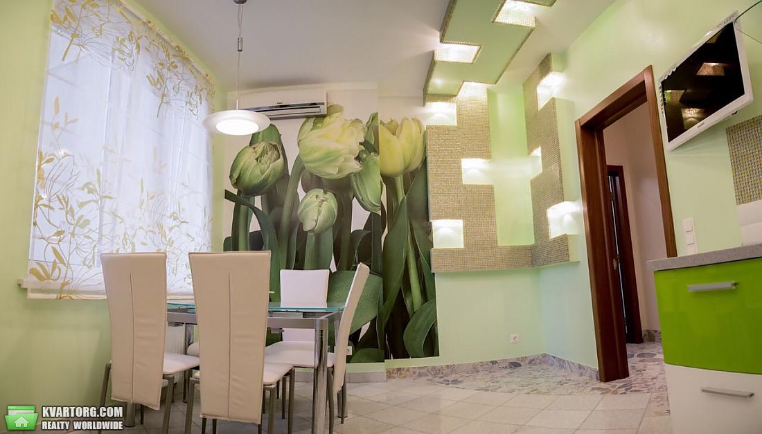 Rent out 3-room apartment. Киев,  Дмитриевская — photo 1