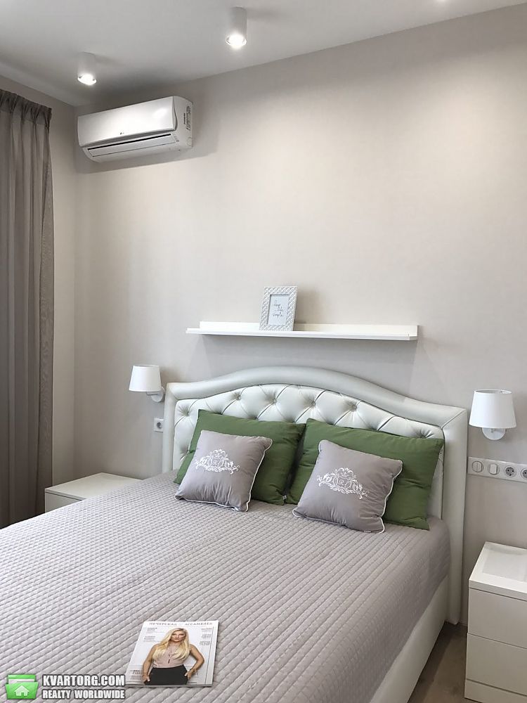 Rent out 3-room apartment. Киев, Драгомирова ул. — photo 10