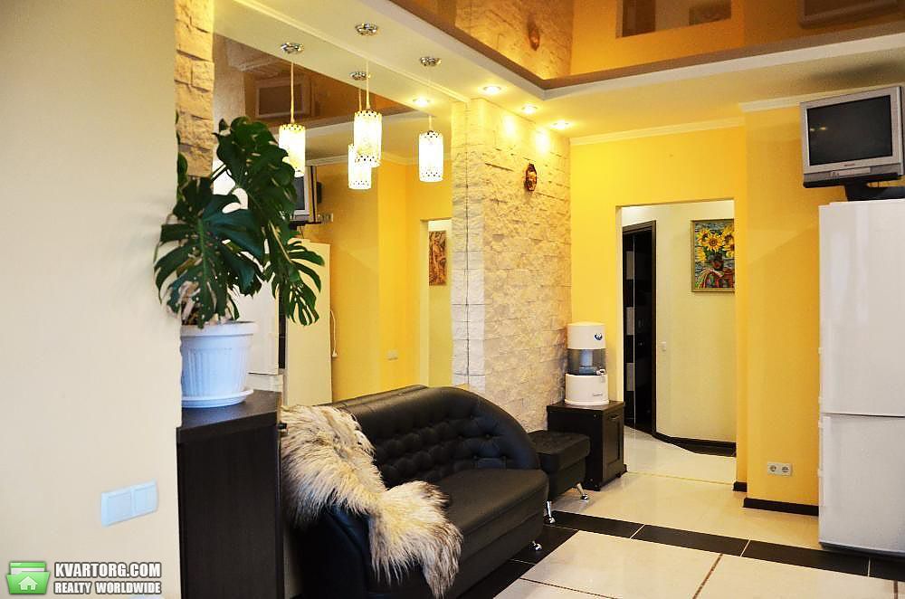Rent out 2-room apartment. Киев,  Голосеевская — photo 2