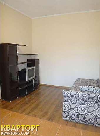 Rent out 1-room apartment. Киев, Жилянская — photo 2