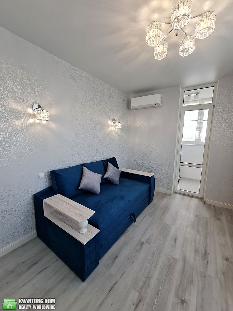 Rent out 3-room apartment. Киев,  Дегтяренко — photo 3