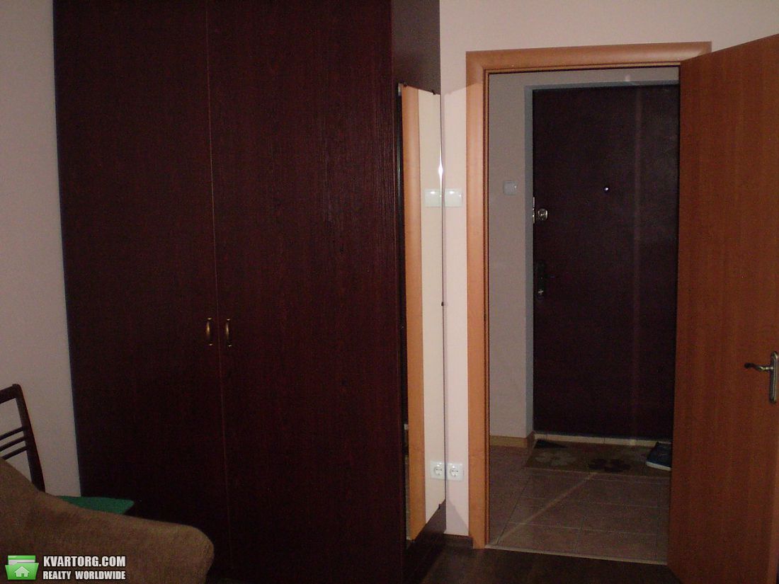 Rent out 2-room apartment. Киев,  Тростянецкая — photo 4