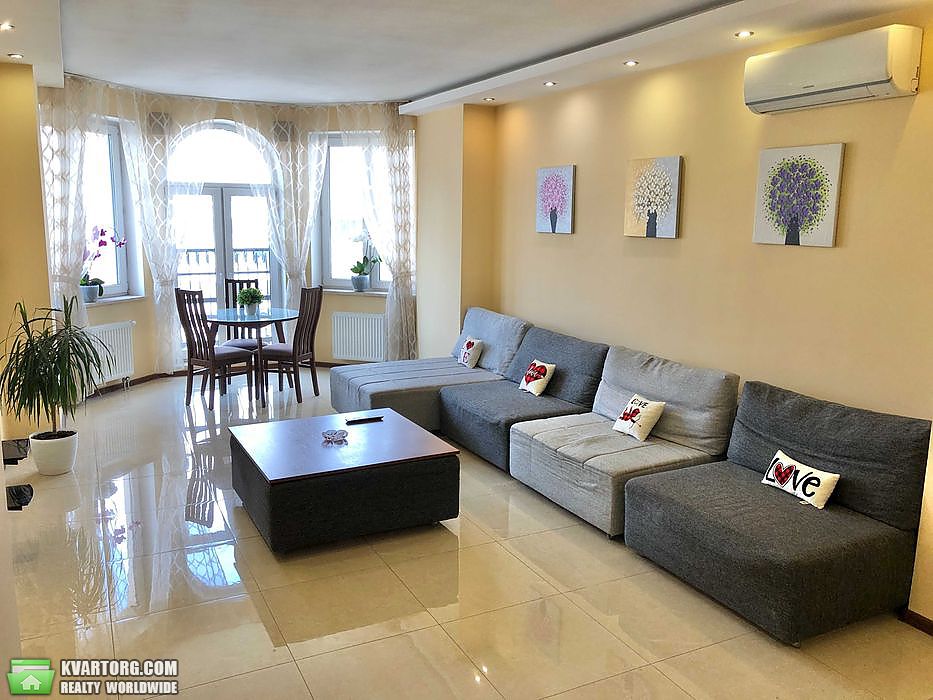 Rent out 3-room apartment. Киев, Полтавская — photo 1