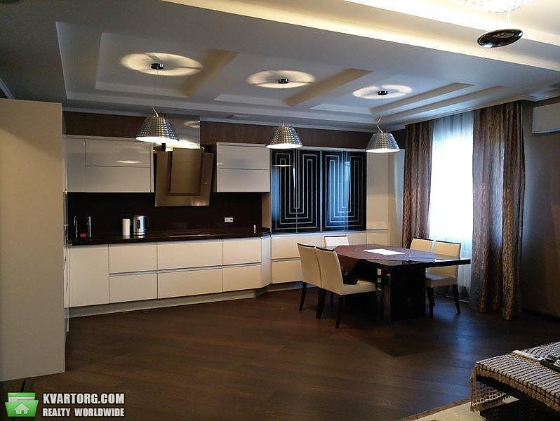 Rent out 3-room apartment. Киев,  Белорусская — photo 1