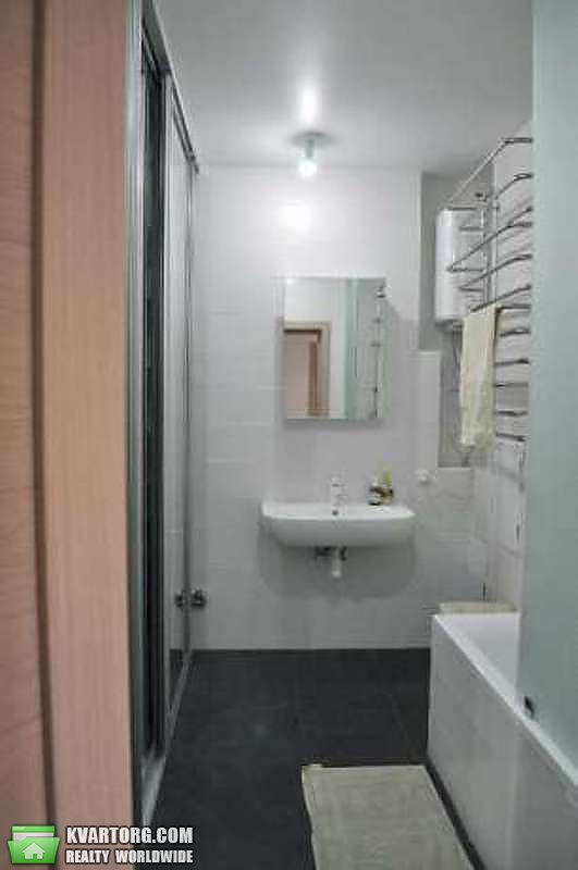 Rent out 2-room apartment. Киев, Лобановского проспект — photo 10