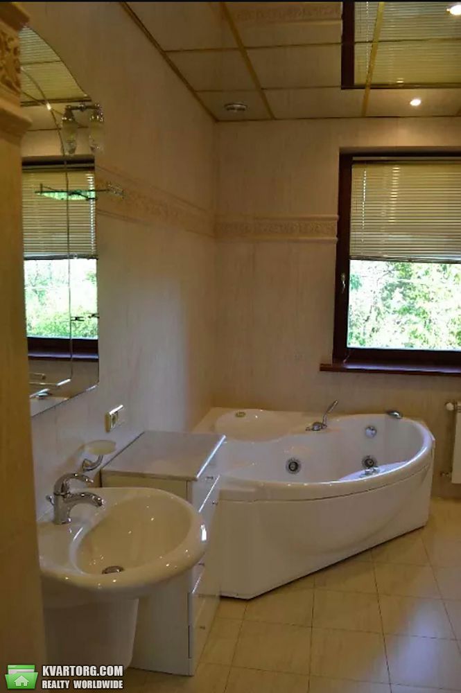 Rent out house. Киев, Интернациональная площадь — photo 4