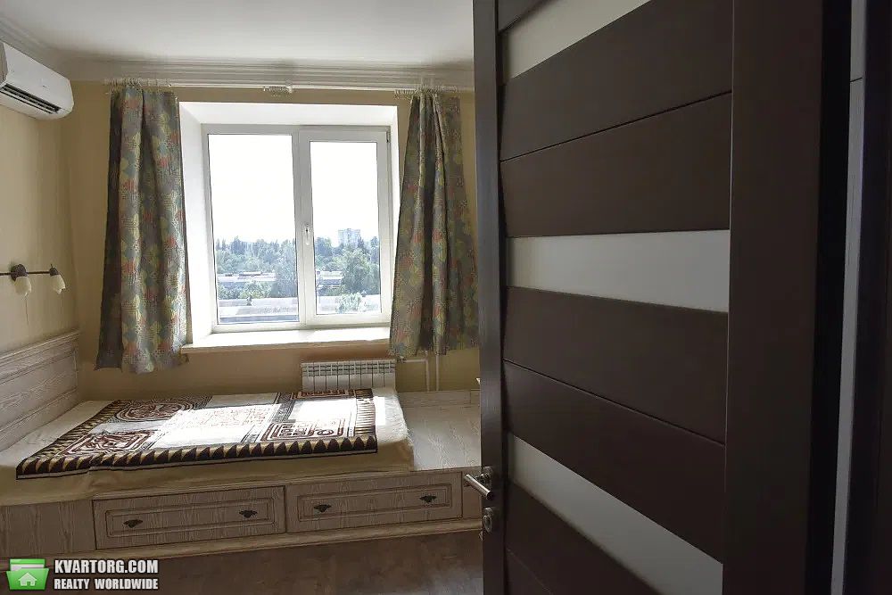 Sell 3-room apartment. Киев,  Верховинца — photo 1