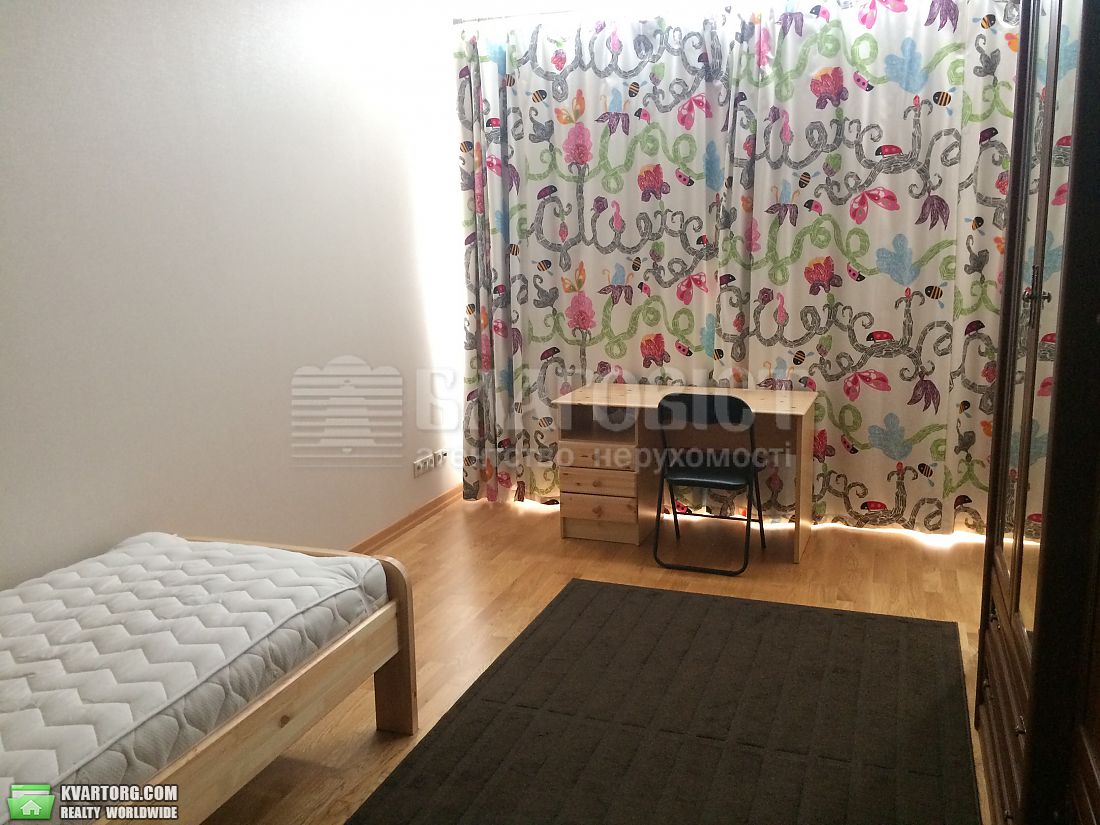 Rent out 4-room apartment. Киев,  Старонаводницкая — photo 1
