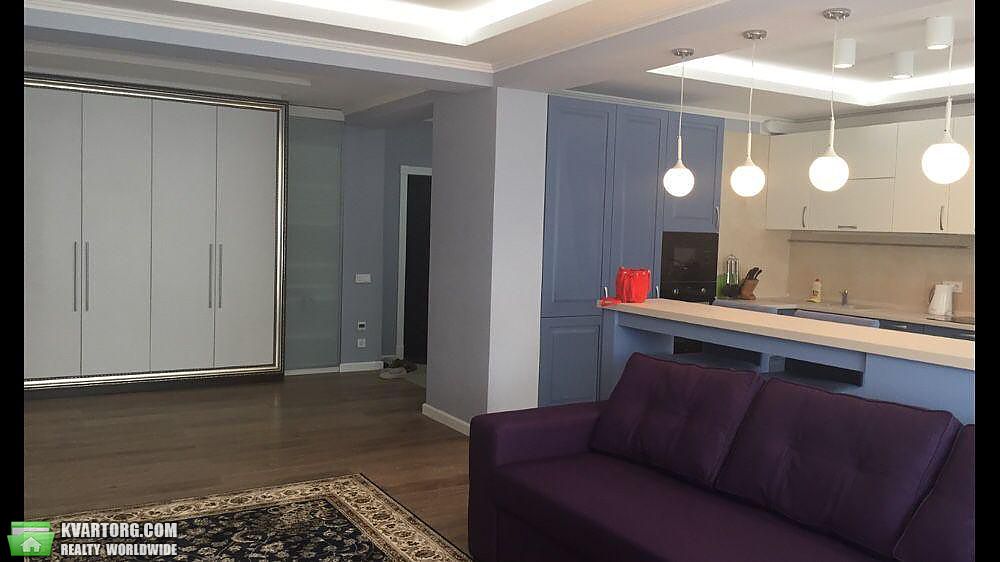 Rent out 2-room apartment. Киев,  Черновола — photo 3