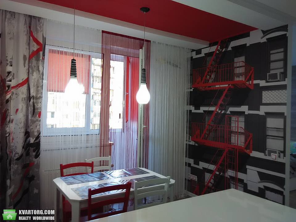 Rent out 1-room apartment. Киев,  Мельникова — photo 2