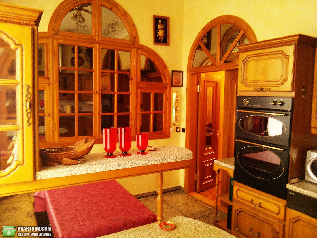 Rent out 3-room apartment. Киев,  Щорса — photo 1