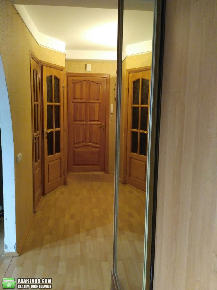 Rent out 3-room apartment. Киев, Качуровского Игоря переул — photo 9