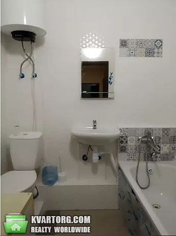 Rent out 2-room apartment. Киев,  Харьковское шоссе — photo 5