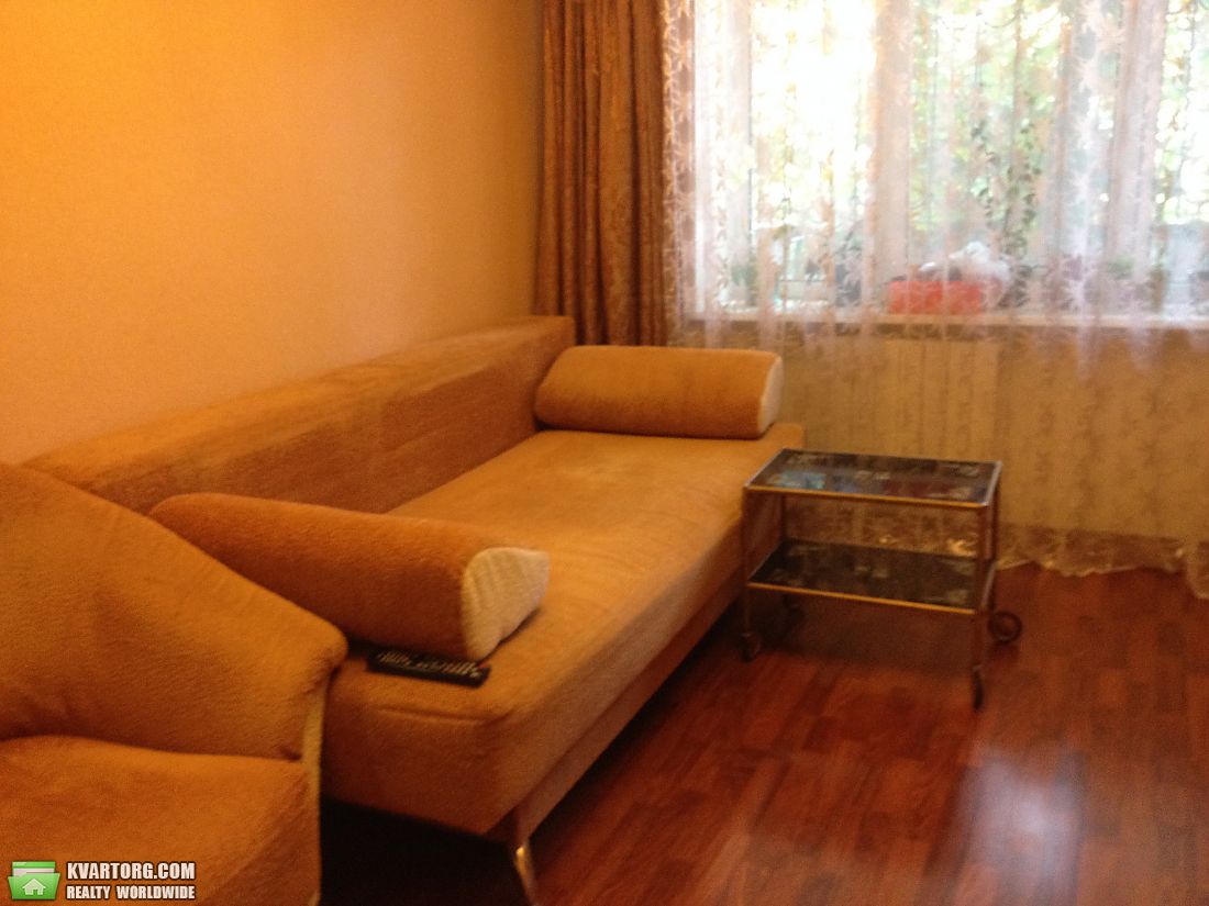 Sell 3-room apartment. Киев,  Дегтяревская — photo 2
