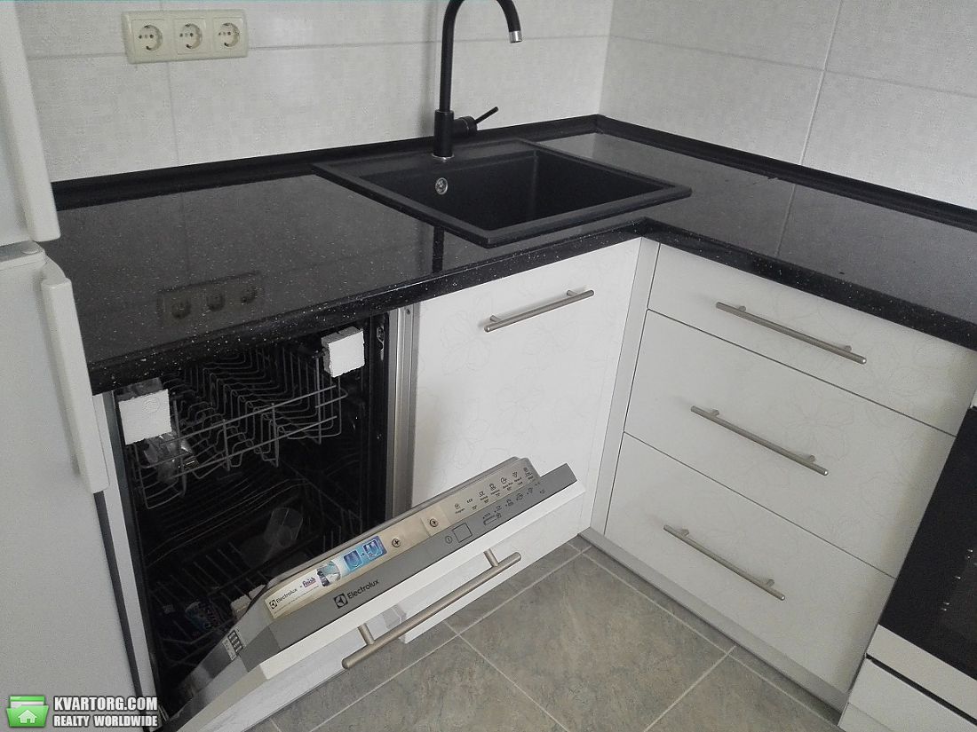 Rent out 1-room apartment. Киев,  Пчелки — photo 8