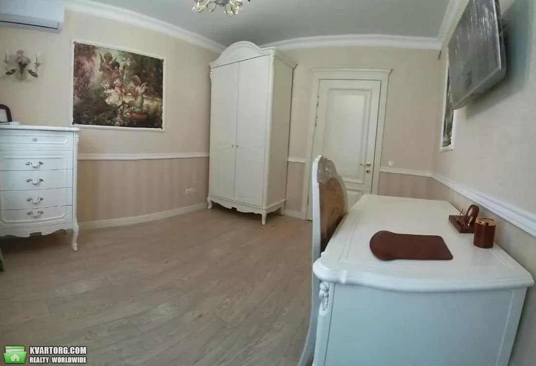 Rent out 3-room apartment. Киев,  Просвещения — photo 9